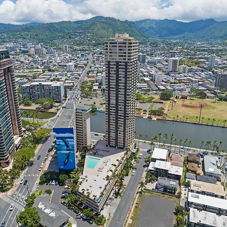 شقة Hawaiian Monarch Penthouse 401 By Hawaii Ocean Club هونولولو المظهر الخارجي الصورة