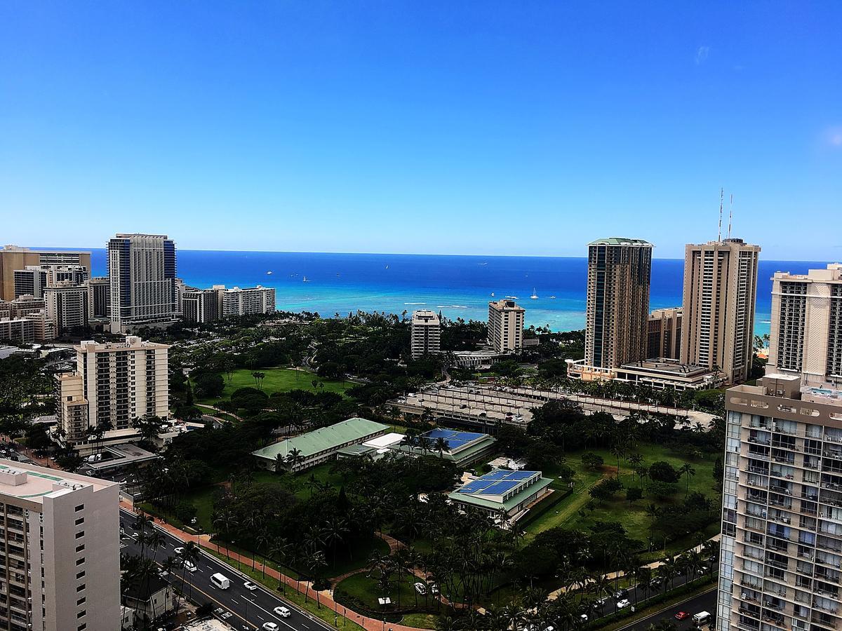 شقة Hawaiian Monarch Penthouse 401 By Hawaii Ocean Club هونولولو المظهر الخارجي الصورة